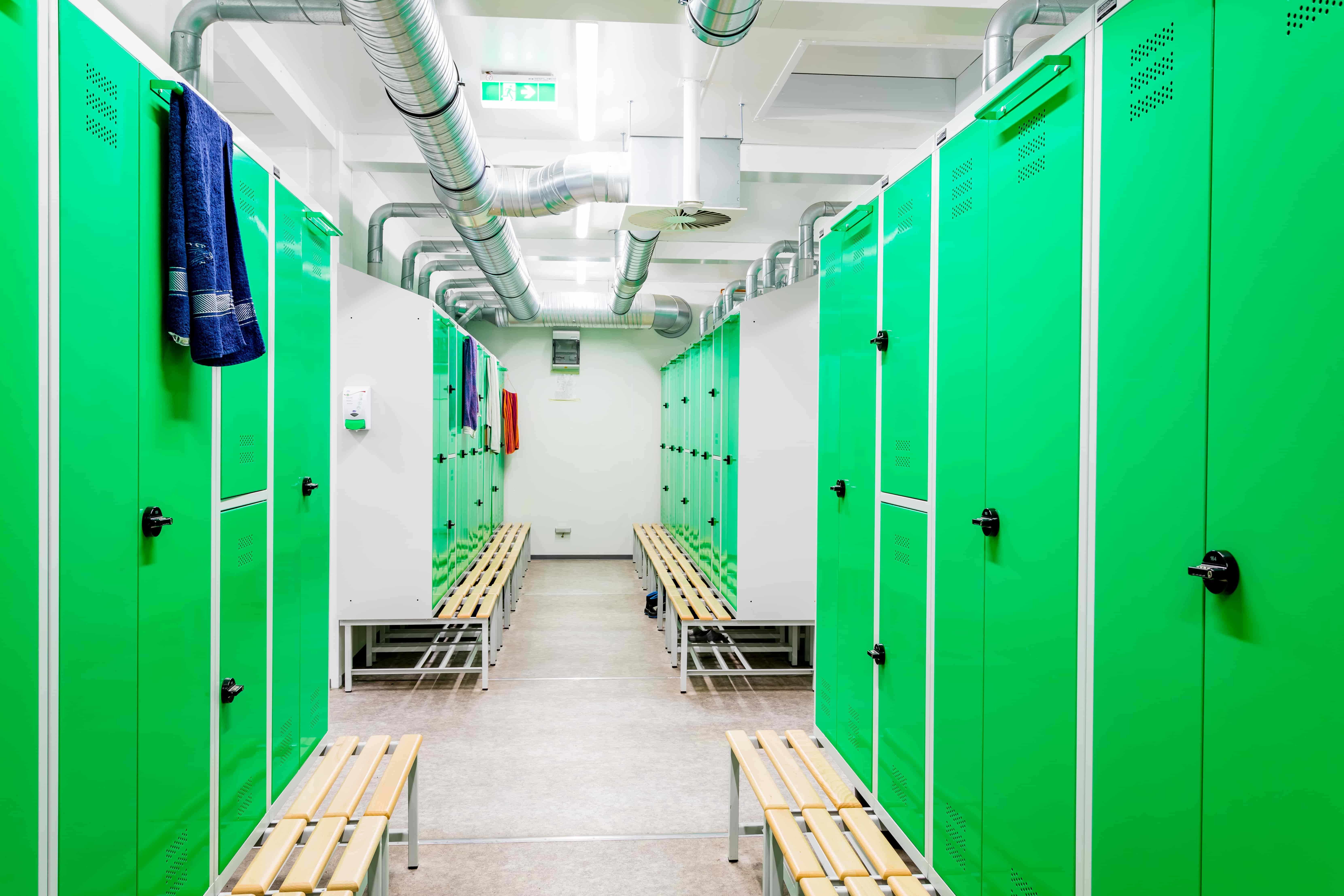 saving-storage-lockers